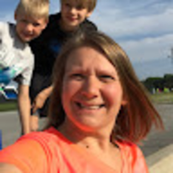 Meet your Posher, Christina - Picture 1 of 1